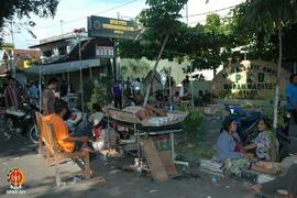 Suasana perawatan korban gempa di Rumah Sakit PKU Muhamadiyah Bantul. Puluhan korban gempa memenu...