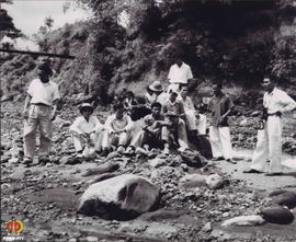 Panitia penolong korban merapi UNGIN Yogyakarta meninjau kali yang terkena aliran Lahar dingin Me...