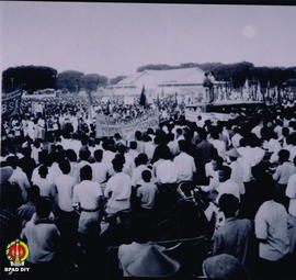 Suasana di Alun-alun Utara Kraton Yogyakarta pada saat pelaksanaan Rapat Raksasa semua perhatian ...