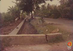 Tampak kondisi saat pekerjaan dilaksanakan dilihat dari Selatan jalan. (bagian 3)