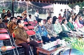 Diantara para taamu undangan tampak dari kursi depan dari kiri –ke kanan Ki Nayono, Sekwilda Prov...