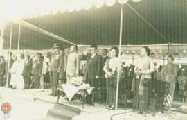 Menteri Ali Murtopo beserta ibu didampingi Sri Paku Alam VIII beserta jajaran Muspida Kab. Sleman...