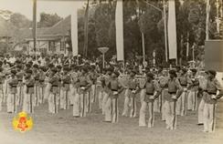 Penampilan Marching Band dalam rangka menyambut kedatangan Wakil Presiden Republik Indonesia bese...