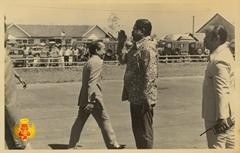 Gubernur Kalimantan Tengah Reinsut Sylvanus tiba di bandara dan disambut dengan hormat oleh pejab...