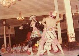 Pementasan sendratari “Kembang Wijaya Kusuma” dari kontingen Kabupaten Dati II Kulon Progo