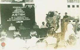 Wakil dari ASTEK menyampaikan sambutan pada acara pembukaan Pekan Orientasi Administrasi ASTEK di...