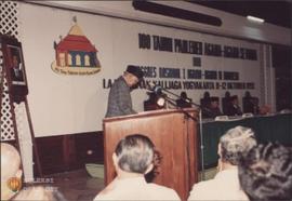 Penjabat Gubernur DIY Sri Paduka Paku Alam VIII sedang membacakan sambutan dalam acara Peringatan...