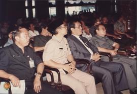 Bupati Sleman H. Arifin Ilyas (berdasi) berdampingan dengan Kepala Kanwil Departemen Agama Propin...