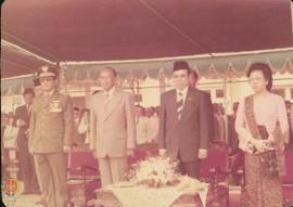 Menpen Ali Murtopo beserta ibu dan SP VII beserta MUSPIDA Kabupaten Sleman sedang menerima pengho...