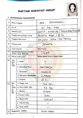 Daftar Riwayat Hidup Peserta Penataran P-4 tahun 1990 atas nama Dra. Yuliaryani dan kawan-kawan K...