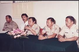 Sekwilda Propinsi DIY, Bapak Drs. Suprastowo sedang memberikan sambutan dalam acara Syawalan Biro...