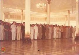 Pejabat - pejabat menghadiri syawalan dengan Sri Paku Alam VIII di Bangsal Kepatihan