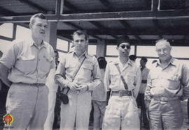 Panglima Besar Jenderal Soedirman di tengah para Perwakilan Pengawas KTN  ( Komisi Tiga Negara).